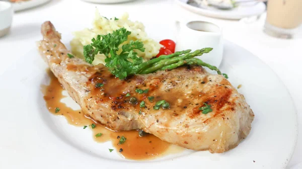 domuz pirzolası veya ızgara domuz