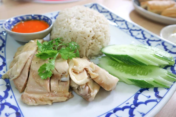 Rice with boiled chicken — Stock Photo, Image