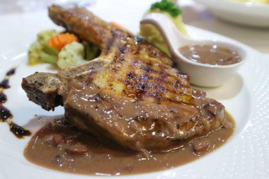 domuz pirzolası veya ızgara domuz