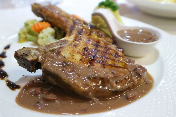 domuz pirzolası veya ızgara domuz