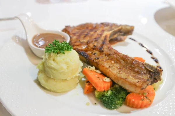 domuz pirzolası veya ızgara domuz 