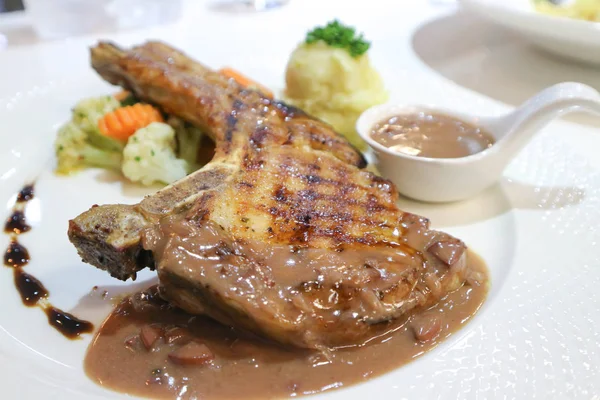 domuz pirzolası veya ızgara domuz