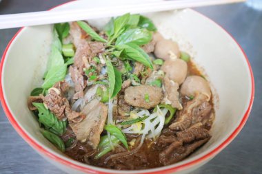 Erişte veya Çin noodle