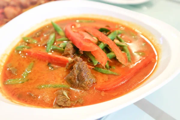 Rode curry met rundvlees — Stockfoto