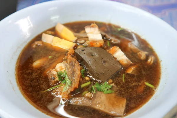 Çin noodle veya Çince makarna 