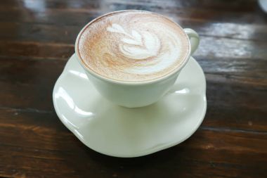 sıcak kahve veya sıcak latte 