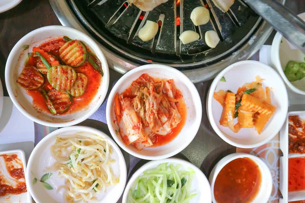 Gemüsesalat, Chinakohlsalat oder koreanischer Salat — Stockfoto