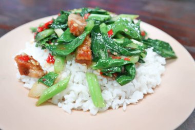 pirinç kızarmış kale karıştırın