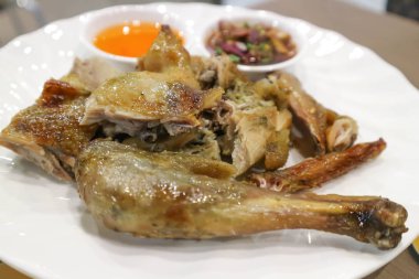 dalış yaparak ızgara tavuk