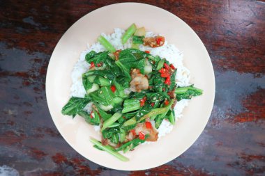 pirinç kızarmış kale karıştırın 