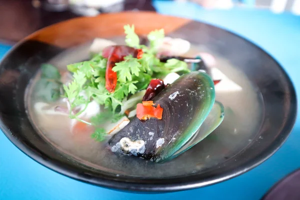 Baharatlı çorba ya da tom yum