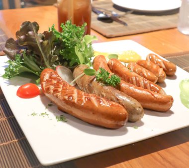 sığır sosis ve domuz sosisi 