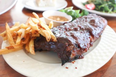 Domuz kaburga veya domuz eti biftek 