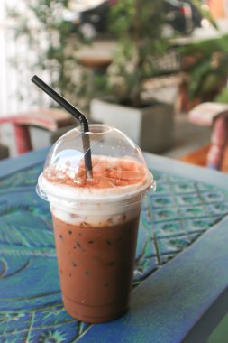 buzlu kakao veya buzlu kahve