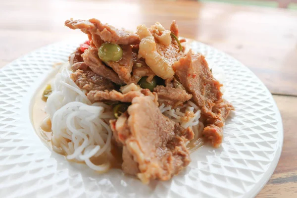 Curry mit Schweinefleisch und Vermicelli oder Panang — Stockfoto