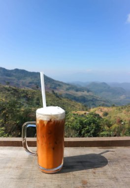 Süt çay veya Tay çay