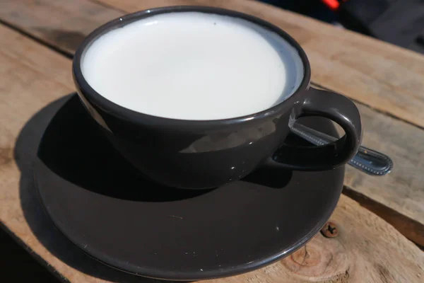 Чашку молока. — стоковое фото