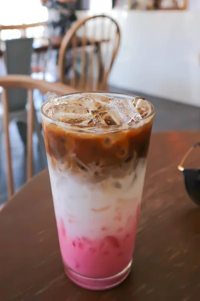 Café gelado em nova tendência cafeína — Fotografia de Stock