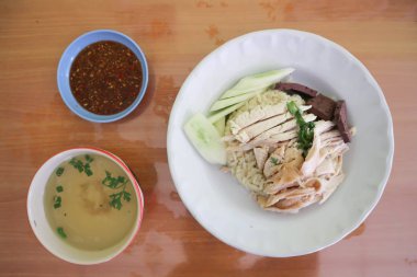 Tavuklu pilav, tavuklu pilav.