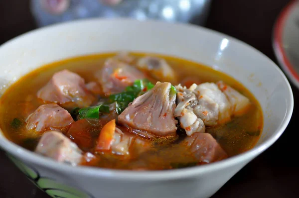 Sopa de legumes e carne de porco ou sopa de jaca — Fotografia de Stock