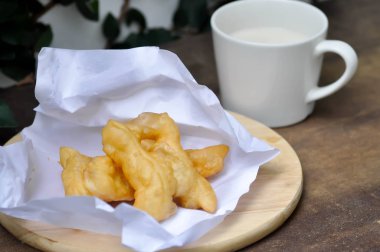 Çin hamuru, hamur çubuğu veya Youtiao