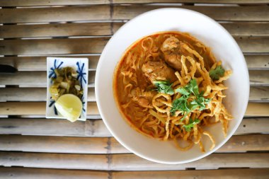 erişte veya tavuk köri erişte