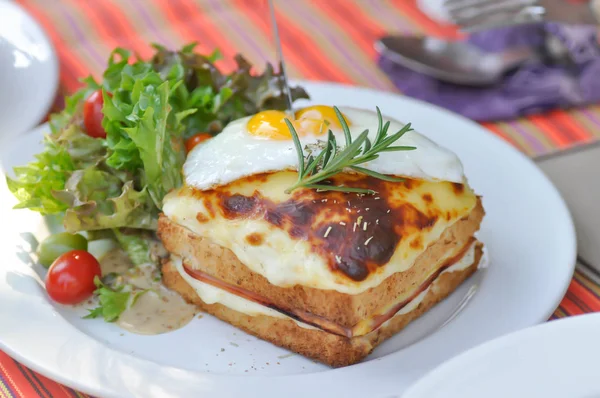 Toast nebo sýr a vaječný sendvič — Stock fotografie