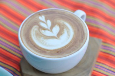 sıcak cappuccino veya sıcak kahve