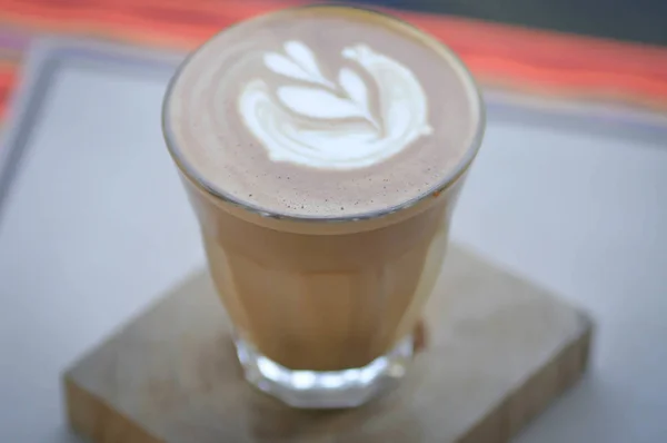 Hete cappuccino of hete koffie of piccolo latte — Stockfoto