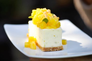 Mango peynirli kek, mango peynirli turta.