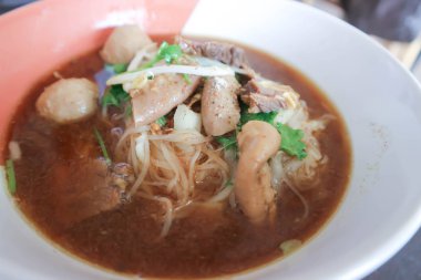 Erişte mi Çin eriştesi mi?