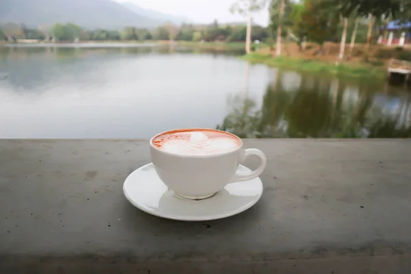 Té caliente, té con leche —  Fotos de Stock