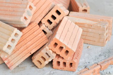 Yapı için tuğla veya kırmızı tuğla