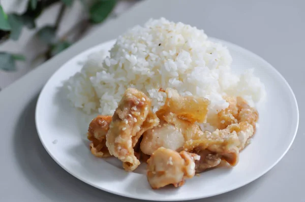 Cina Goreng Dan Nasi Atas Meja — Stok Foto