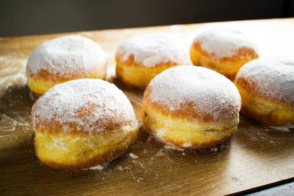 Cozinhar Donuts Vontade Donuts Estão Uma Mesa Madeira Donuts Quentes — Fotografia de Stock