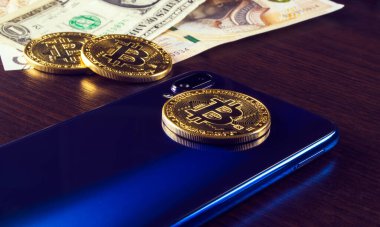 Telefonunda Bitcoin var. İnternetten bitcoin alınıyor.