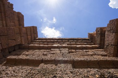 Harabelerin büyük duvarı.