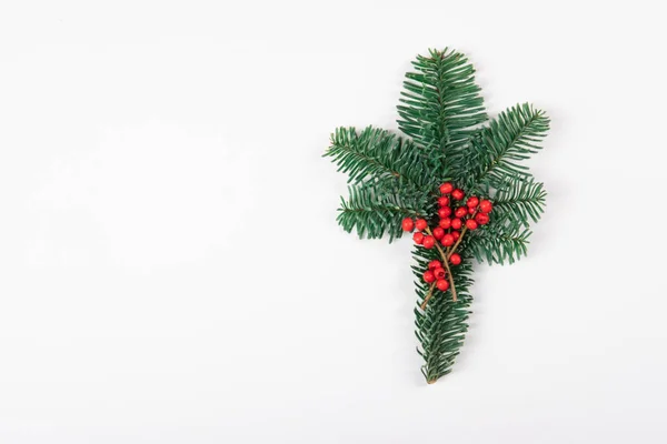 Рождественская сосновая ветвь с местом для текста . — стоковое фото