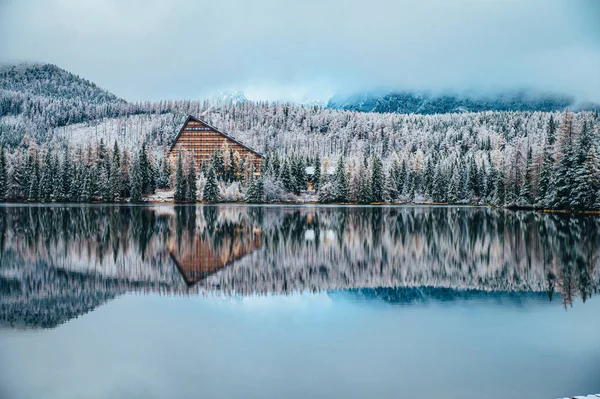 Hotel at Strbske pleso, Famous lake in slovakia. High Tatras. Winter nature — ストック写真