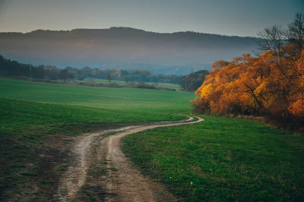 Paisagem rural de outono na luz da noite — Fotografia de Stock