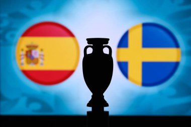 İspanya İsveç 'e karşı, Avrupa ulusal bayrakları ve futbol kupası silueti. Maç için arka plan, E Grubu, Bilbao, 15. Haziran 2020