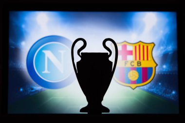 Napoli, İtalya, Aralık. 16 yaşında. 2019: Ssc Napoli (Ita) Fc Barcelona 'ya karşı. Uefa Şampiyonlar Ligi 2020, 16 Ucl futbol raundu, Knockout sahnesi, playoff, Ucl kupası silüeti.