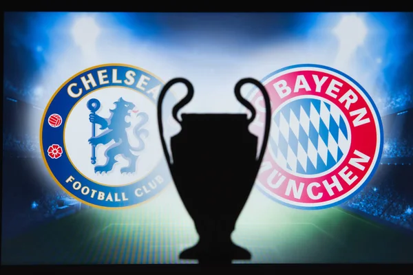 LONDRES, IRLANDA, DEZEMBRO. 16 anos. 2019: Chelsea London (ENG) vs Bayern M =nchen (GER). Liga dos Campeões da UEFA 2020, Rodada de 16 UCL futebol, Fase de nocaute, playoff, silhueta de troféus UCL . — Fotografia de Stock