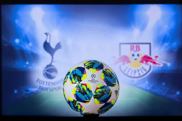 LONDRES, IRLANDA, DEZEMBRO. 16 anos. 2019: Tottenham Hotspur (ENG) vs RB Leipzig (GER). UEFA Champions League 2020, Round of 16 UCL football, Knockout stage, playoff, Official Adidas soccer ball 2020 . — Fotografia de Stock