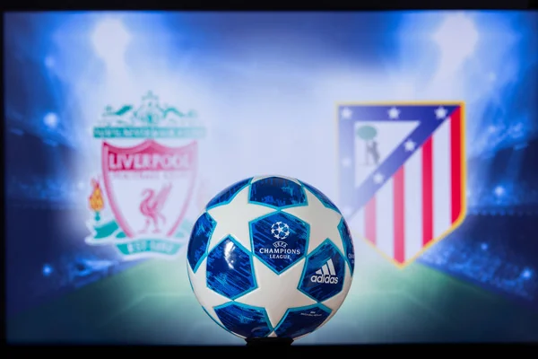 LIVERPOOL, ENGLAND, DEZEMBRO. 16 anos. 2019: Liverpool (ENG) vs Atlético Madrid (ESP). UEFA Champions League 2020, Round of 16 UCL football, Knockout stage, playoff, Official Adidas soccer ball 2020 . — Fotografia de Stock