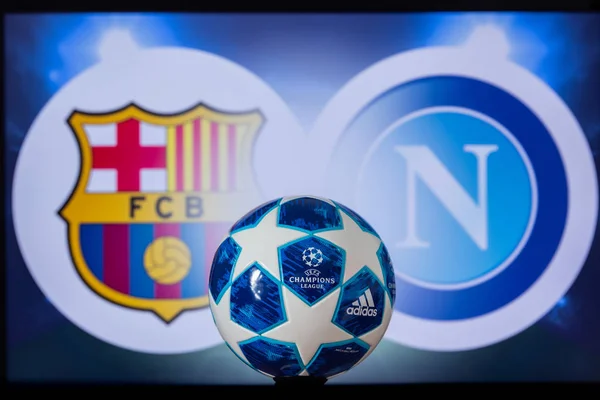 BARCELONA, ESPANHA, DEZEMBRO. 16 anos. 2019: FC Barcelona (SPA) vs SSC Napoli (ITA). UEFA Champions League 2020, Round of 16 UCL football, Knockout stage, playoff, Official Adidas soccer ball 2020 . — Fotografia de Stock