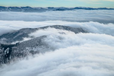 Dağlarda kış manzarası. Yüksek Kalite Fotoğraf