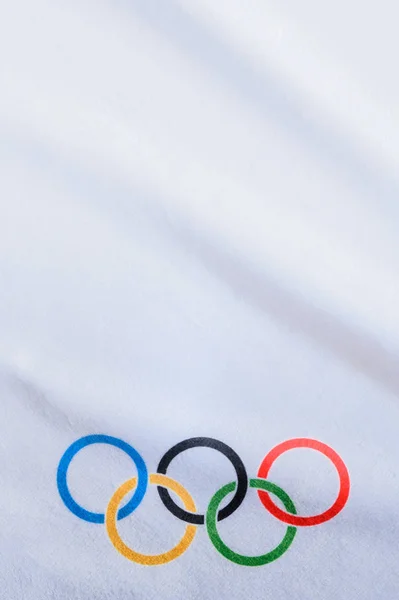 Hej, JAPAN og JANUAR. 20. 2020: Olympiske ringe, hvid redigeringsplads - Stock-foto