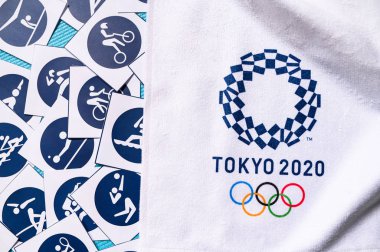 Tokyo, Japonya, Ocak. - 20. 2020: Tokyo 2020 logosu ve resmi resim
