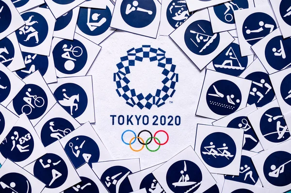 Tokio, Japani, tammikuu. 20 minuuttia. 2020: Kesäolympialaisten tausta, kaikkien 33 urheilun ikoni logo Game Tokyo 2020 peliin — kuvapankkivalokuva